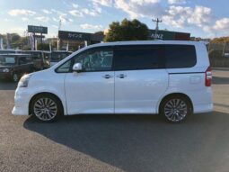 
										TOYOTA NOAH 2013 full									