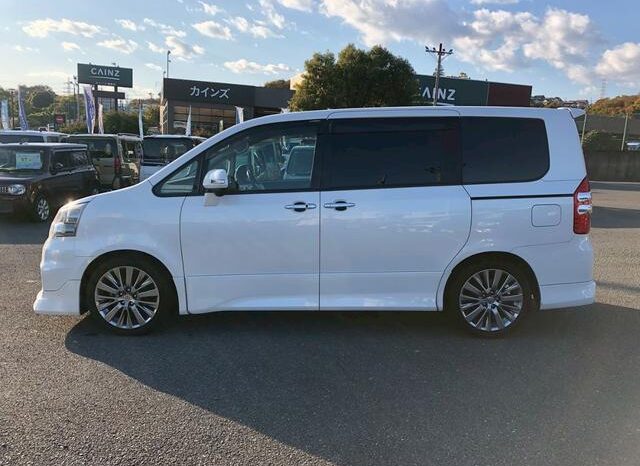 
								TOYOTA NOAH 2013 full									