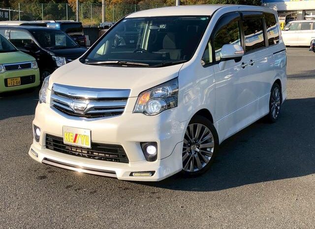 
								TOYOTA NOAH 2013 full									