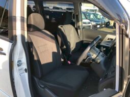 
										TOYOTA NOAH 2013 full									