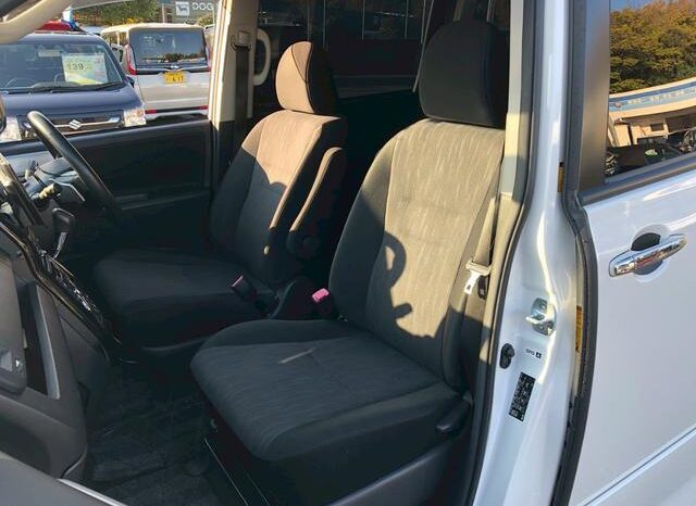 
								TOYOTA NOAH 2013 full									