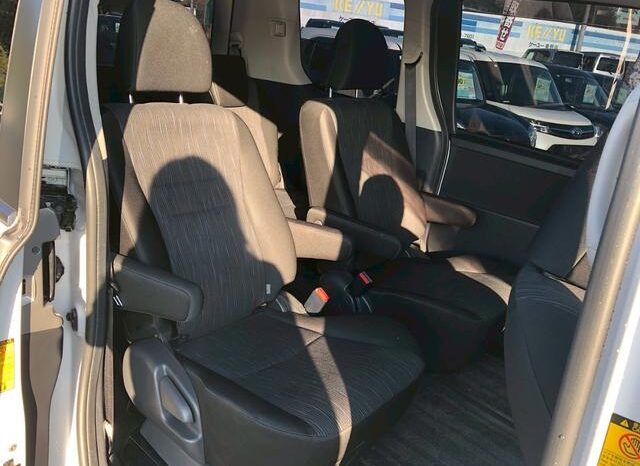 
								TOYOTA NOAH 2013 full									