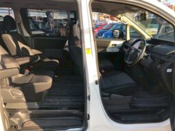 
										TOYOTA NOAH 2013 full									