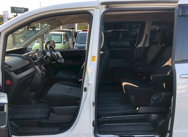 
								TOYOTA NOAH 2013 full									