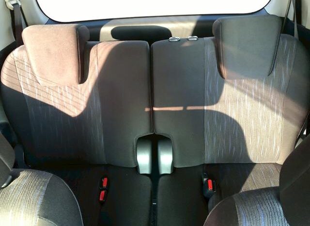 
								TOYOTA NOAH 2013 full									