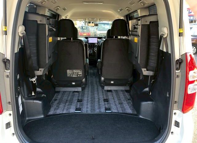 
								TOYOTA NOAH 2013 full									