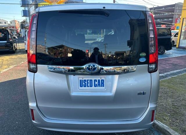 
								TOYOTA NOAH 2015 full									