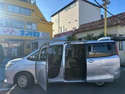 
										TOYOTA NOAH 2015 full									