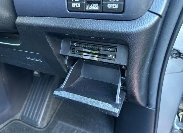 
								TOYOTA NOAH 2015 full									