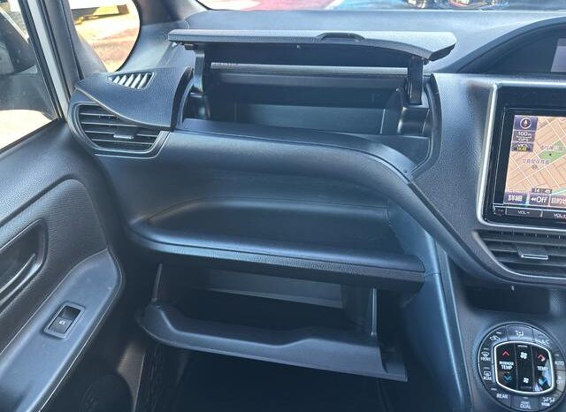 
								TOYOTA NOAH 2015 full									