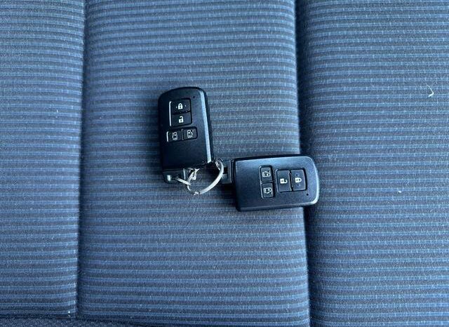 
								TOYOTA NOAH 2015 full									