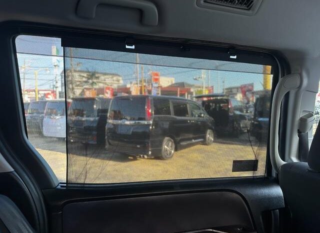 
								TOYOTA NOAH 2015 full									