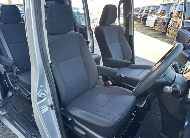 
								TOYOTA NOAH 2015 full									