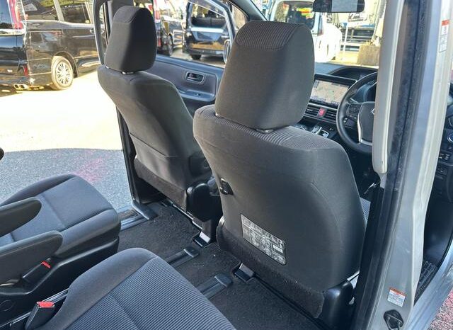 
								TOYOTA NOAH 2015 full									