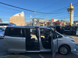 
										TOYOTA NOAH 2015 full									