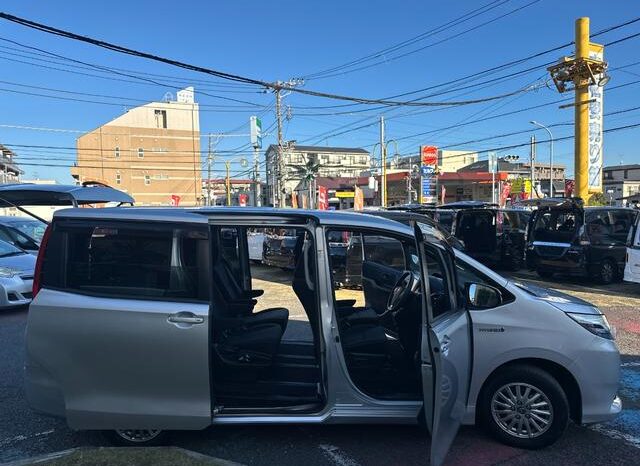 
								TOYOTA NOAH 2015 full									