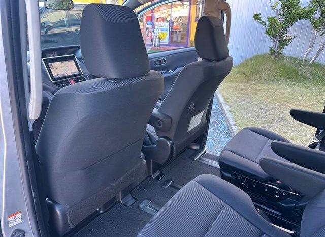 
								TOYOTA NOAH 2015 full									