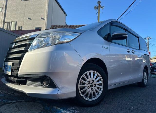 
								TOYOTA NOAH 2015 full									