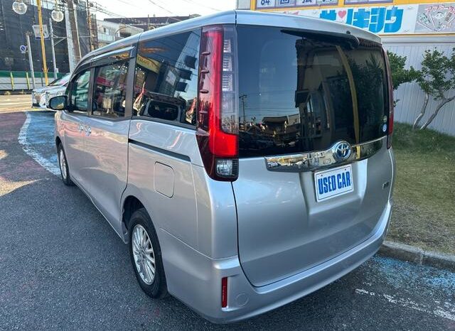 
								TOYOTA NOAH 2015 full									