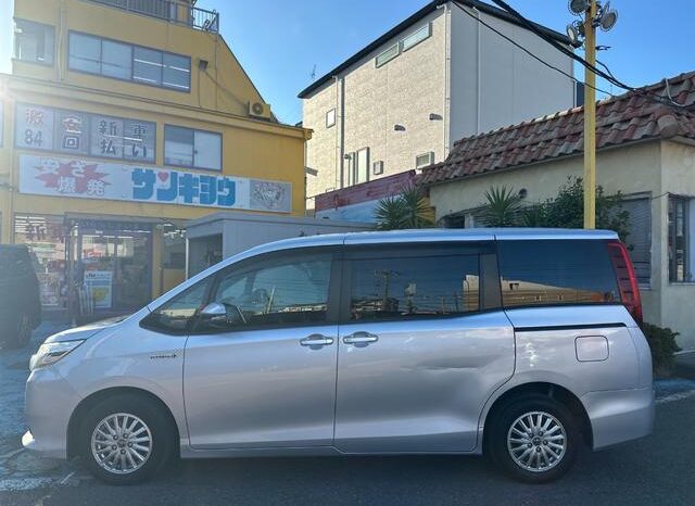 
								TOYOTA NOAH 2015 full									