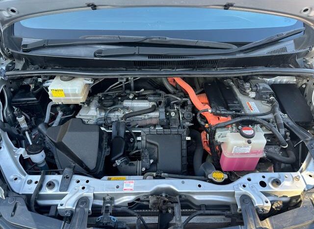 
								TOYOTA NOAH 2015 full									