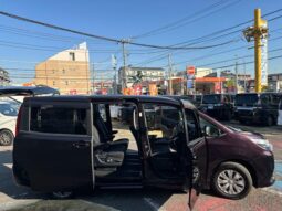 
										TOYOTA NOAH 2016 full									