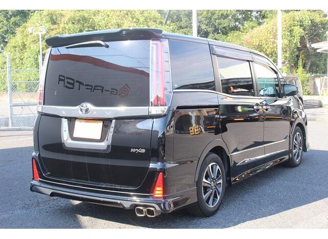 
								TOYOTA NOAH 2018 full									