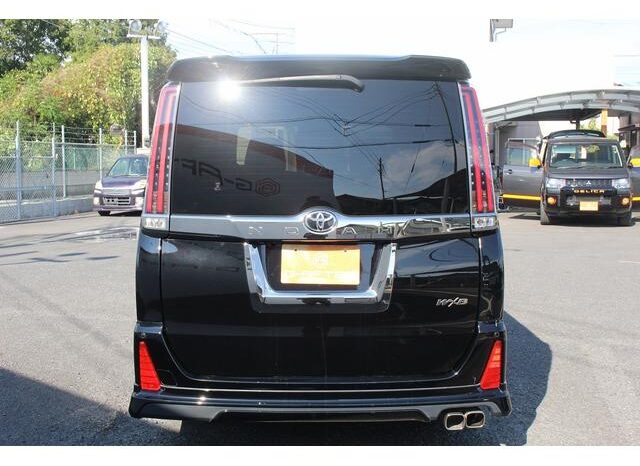 
								TOYOTA NOAH 2018 full									