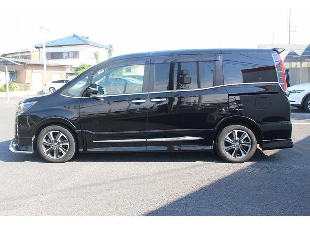 
								TOYOTA NOAH 2018 full									
