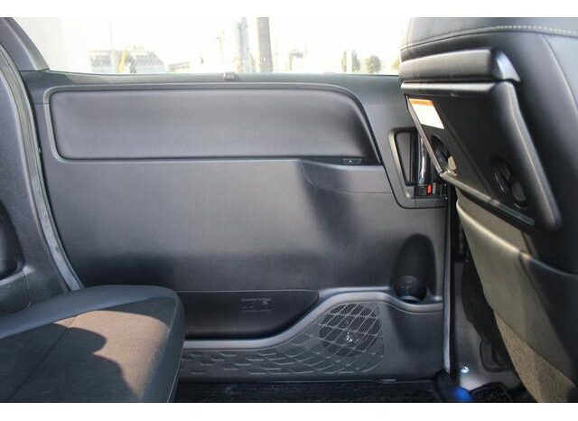 
								TOYOTA NOAH 2018 full									