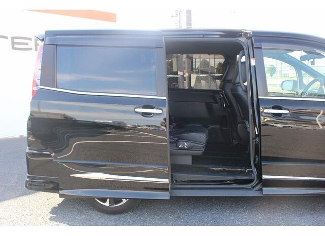 
								TOYOTA NOAH 2018 full									