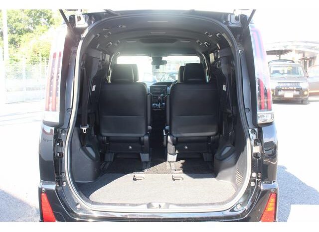 
								TOYOTA NOAH 2018 full									