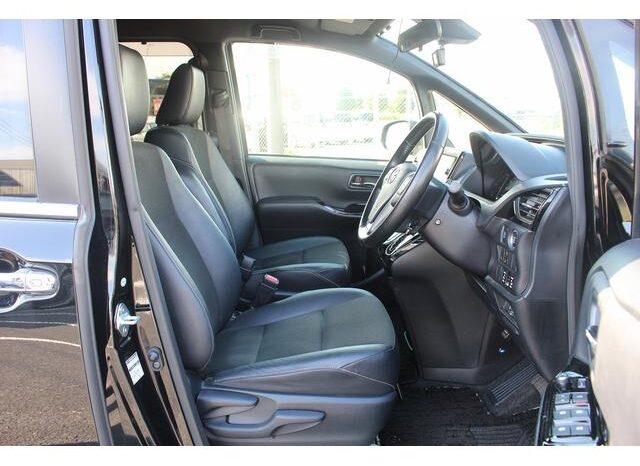 
								TOYOTA NOAH 2018 full									