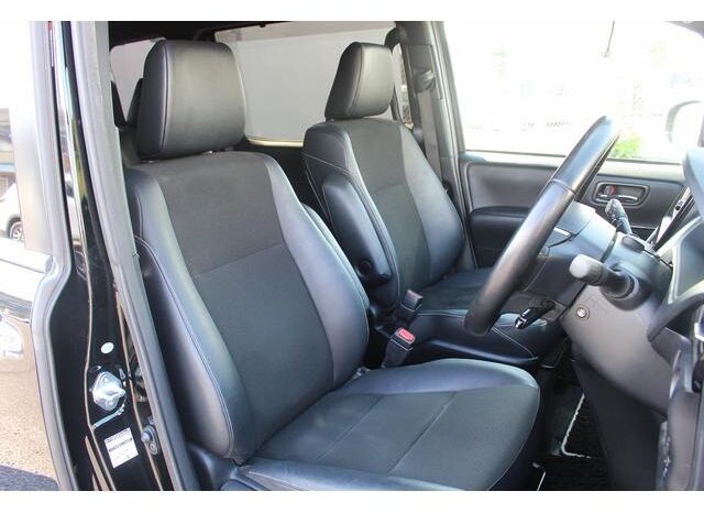 
								TOYOTA NOAH 2018 full									