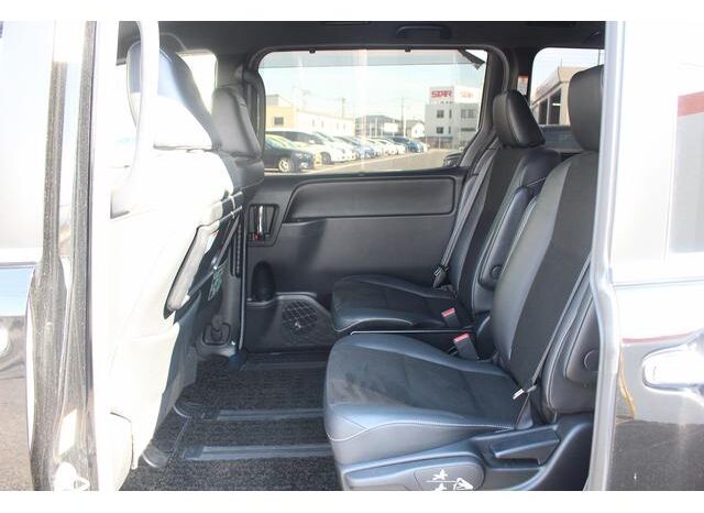 
								TOYOTA NOAH 2018 full									