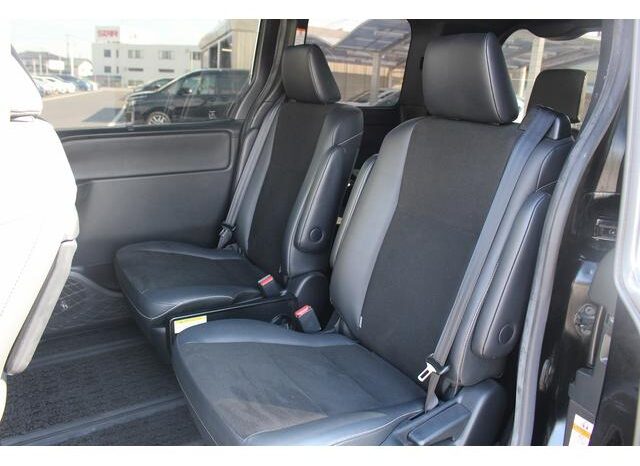 
								TOYOTA NOAH 2018 full									