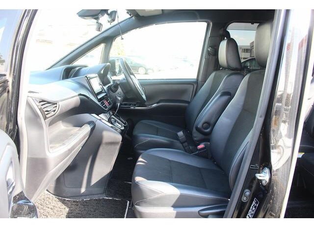 
								TOYOTA NOAH 2018 full									