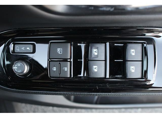 
								TOYOTA NOAH 2018 full									