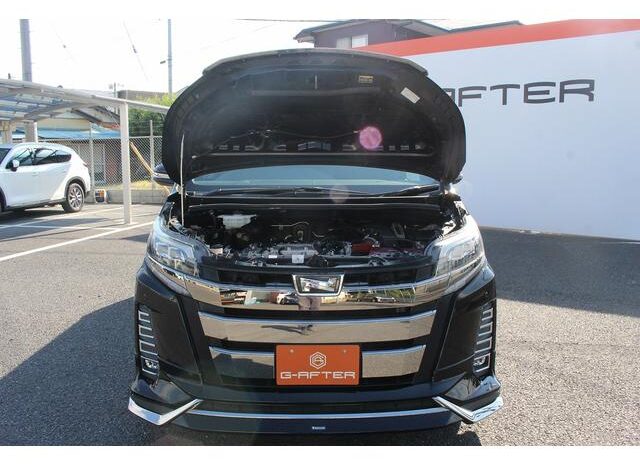 
								TOYOTA NOAH 2018 full									