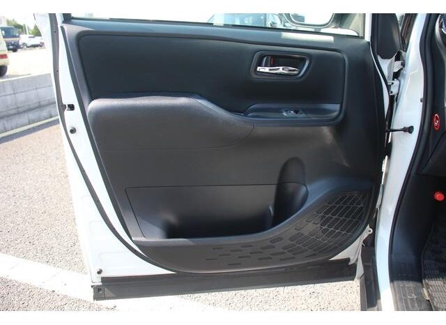 
								TOYOTA NOAH 2016 full									