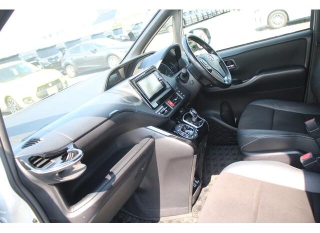 
								TOYOTA NOAH 2016 full									