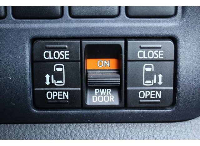 
								TOYOTA NOAH 2015 full									