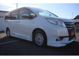 TOYOTA NOAH 2015