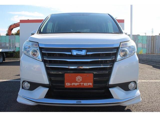 
								TOYOTA NOAH 2015 full									