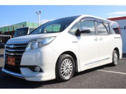 TOYOTA NOAH 2015