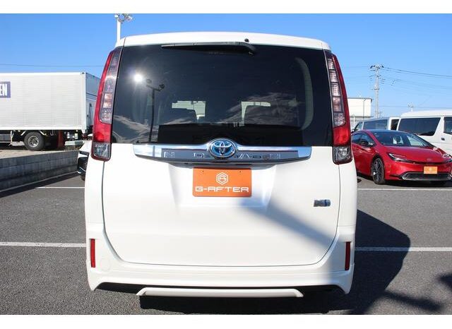 
								TOYOTA NOAH 2015 full									