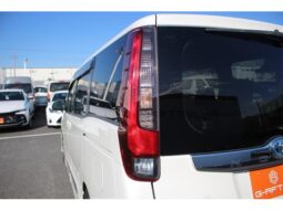 
										TOYOTA NOAH 2015 full									