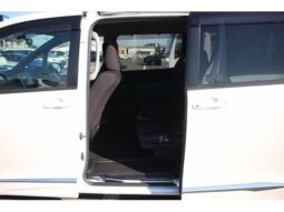 
										TOYOTA NOAH 2015 full									