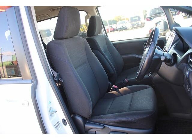 
								TOYOTA NOAH 2015 full									