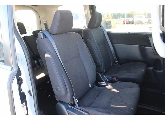 
								TOYOTA NOAH 2015 full									